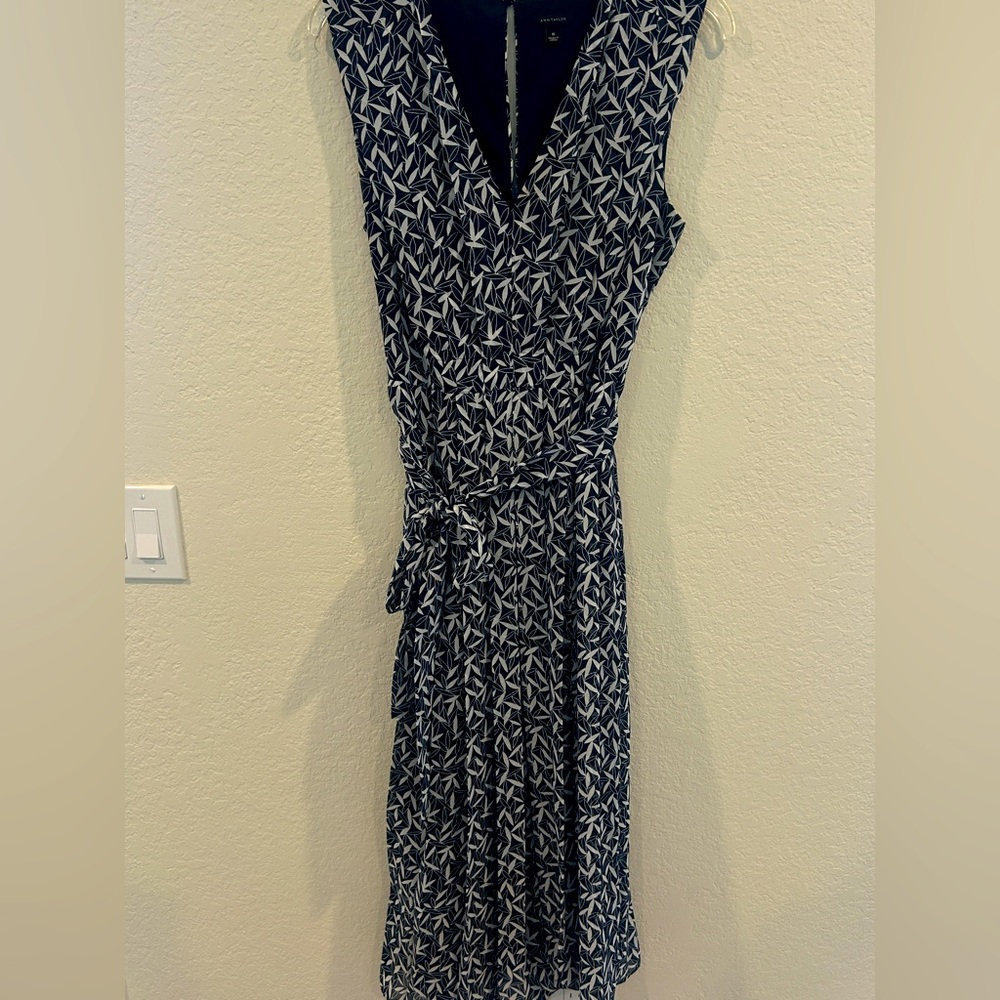 Ann Taylor silk figure flattering Elegant Black and White Patterned Dress